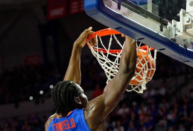 Florida-Gators-Mens-Basketball_University-of-Florida-Gators-Mens-Basketball-vs-Texas-Longhorns_0242-853x580