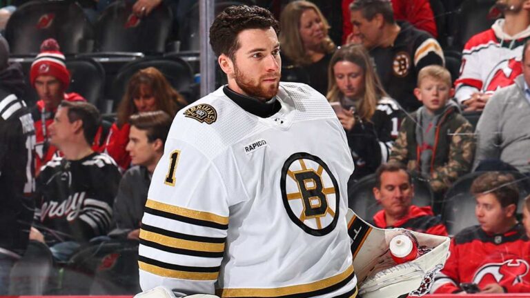 jeremy-swayman-2023-24-boston-bruins-65a5685c28615 (1)